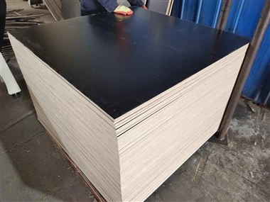 1200x1198x12mm sklejka pokryta folią